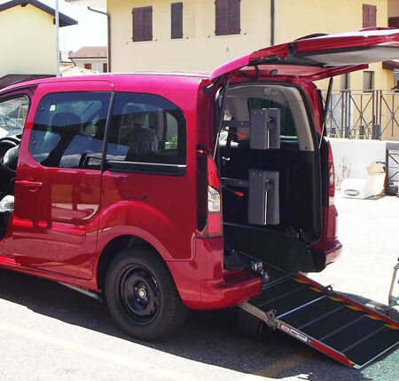 Acquistoautoitalia-valutazione-vendita-acquisto-auto-usate-furgoni-disabili-trasporto-allestimento-rampa-handicap